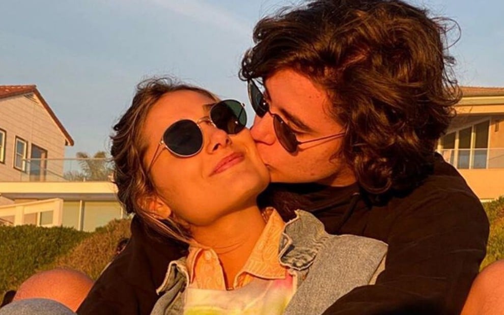 A modelo Sasha Meneghel com o namorado, o músico João Figueiredo, em foto publicada nas redes sociais