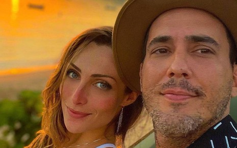 A ex-Malhação Sofia Starling com o apresentador André Marques em foto publicada no Instagram