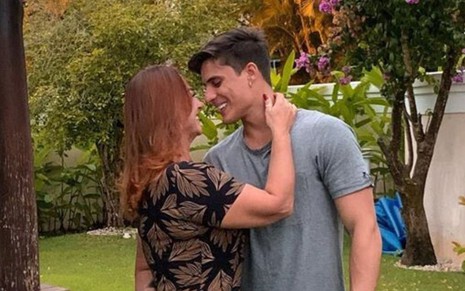 Nadine Gonçalves e Tiago Ramo em foto publicada no Instagram para anunciar o namoro