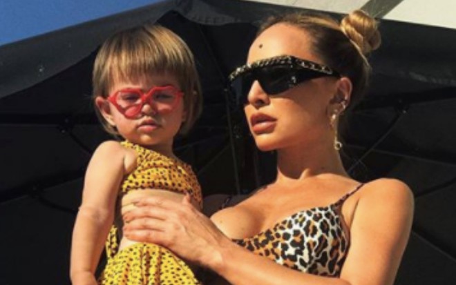 Zoe Sato Nagle com a mãe, Sabrina Sato, em foto publicada no Instagram