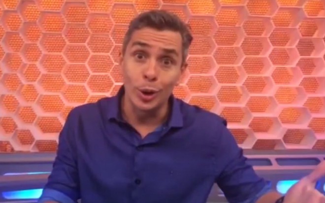 Ivan Moré no estúdio do Globo Esporte à época em que apresentava o programa