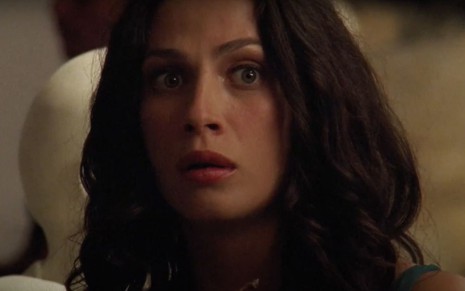 Frannie (Joanne Kelly) com expressão de espanto em cena do filme De Repente Grávida (2006)