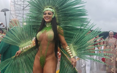 Juju Salimeni pronta para o desfile da X-9 Paulistana, no Carnaval de São Paulo, em 2020
