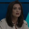 A atriz Juliana Paes (Carolina) com uma expressão de descontentamento em cena da novela Totalmente Demais