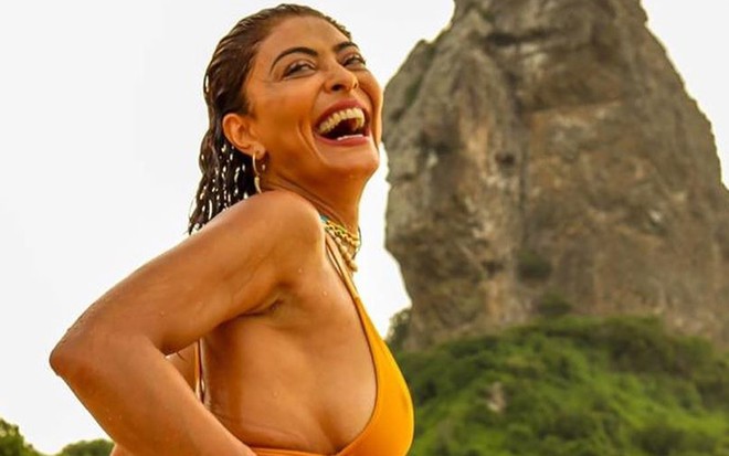 Juliana Paes de biquíni mostarda