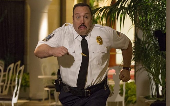 Kevin James corre afobado em cena do filme Segurança de Shopping 2 (2015)