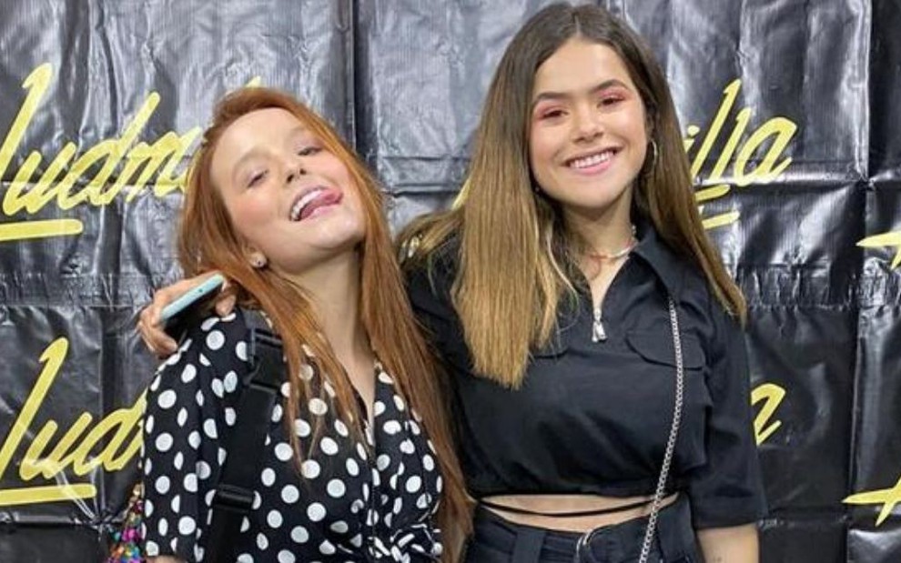 Larissa Manoela e Ludmilla nos bastidores do show de Ludmilla, na Marina da Glória, no Rio de Janeiro, em 1º de fevereiro de 2020