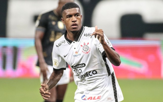 Léo Natel comemorando gol pelo Corinthians na Neo Química Arena