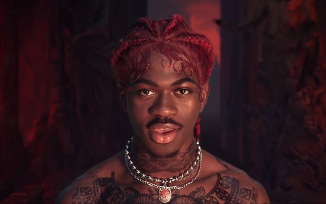 Lil Nas X no videoclipe de Montero (Call Me By Your Name)