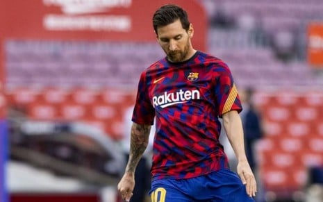 Imagem de Lionel Messi durante jogo do Barcelona contra o Elche no Joan Gamper