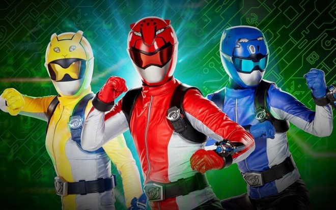 Zoey, Devon e Ravi posam morfados como Power Rangers em foto de divulgação de Power Rangers Morfagem Feroz