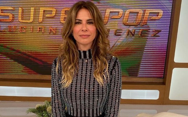Luciana Gimenez no palco do Superpop, na RedeTV!, em 4 de março de 2020
