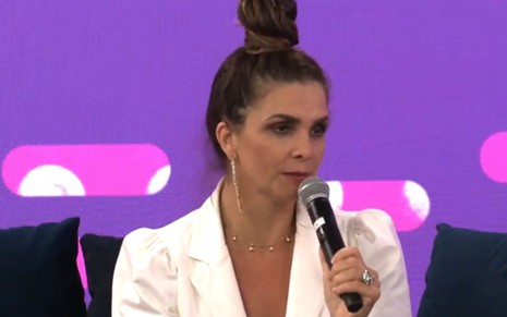 Luiza Ambiel no programa De Tudo Um Pouco, da Jovem Pan, em 24 de novembro de 2020