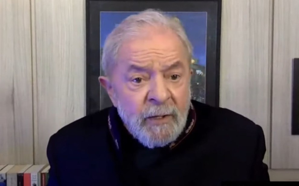 O ex-presidente Luiz Inácio Lula da Silva falando em entrevista ao canal Meteoro, no YouTube