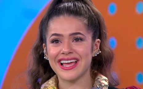 A apresentadora Maisa Silva com cara de choro no Programa da Maisa deste sábado (31)