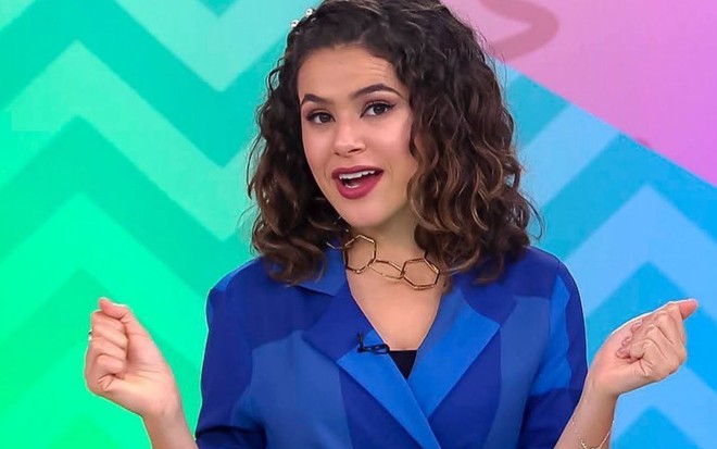 Maisa Silva no cenário de seu Programa da Maisa, no SBT