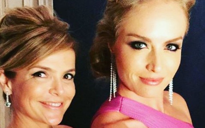 Márcia Marba com a irmã, Angélica