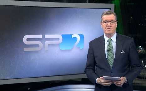 O jornalista Márcio Gomes apresentando o SP2 na Globo
