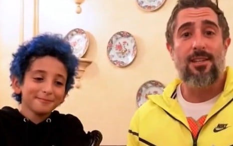 Marcos Mion com o filho Stefano, de 9 anos, em vídeo publicado na internet