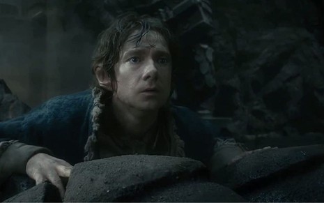 Martin Freeman apreensivo como Bilbo Bolseiro em cena de O Hobbit: A Desolação de Smaug (2013)