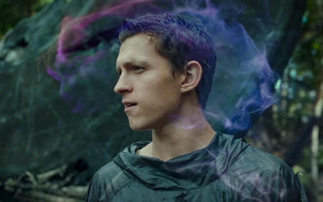 Tom Holland em cena de Mundo em Caos