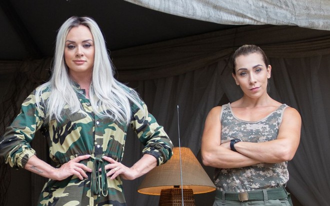 Vestidas com roupas militares, Juju Salimeni e Naty Graciano posam em imagem do reality Juju Boot Camp