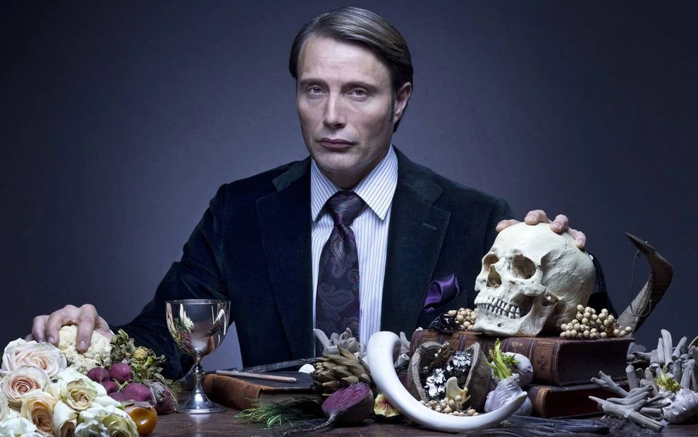 Mads Mikkelsen como o icônico personagem Hannibal