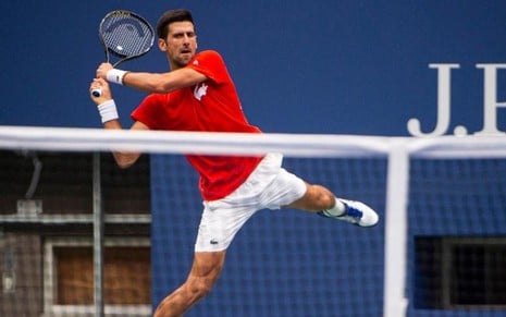 Sérvio Novak Djokovic em treino preparatório para a disputa do US Open
