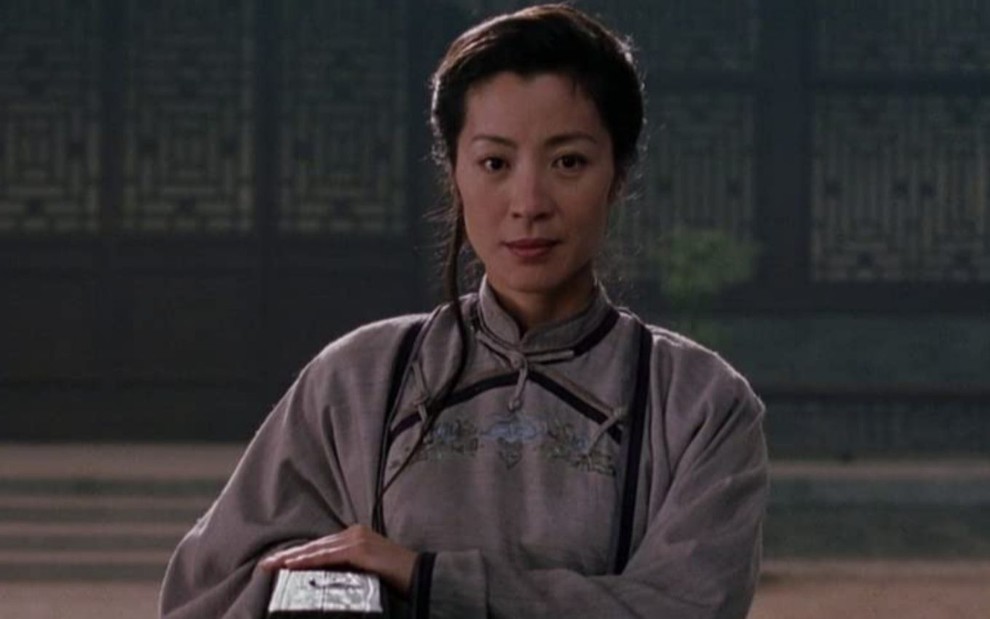 Michelle Yeoh em cena de O Tigre e o Dragão (2000)