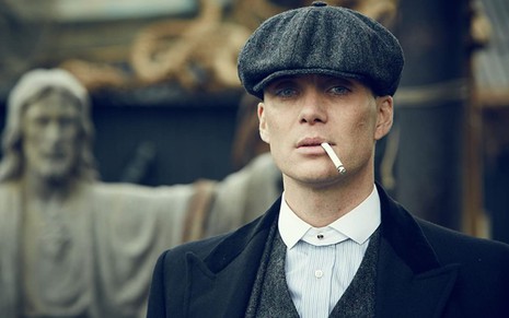 Cillian Murphy em cena da série Peaky Blinders