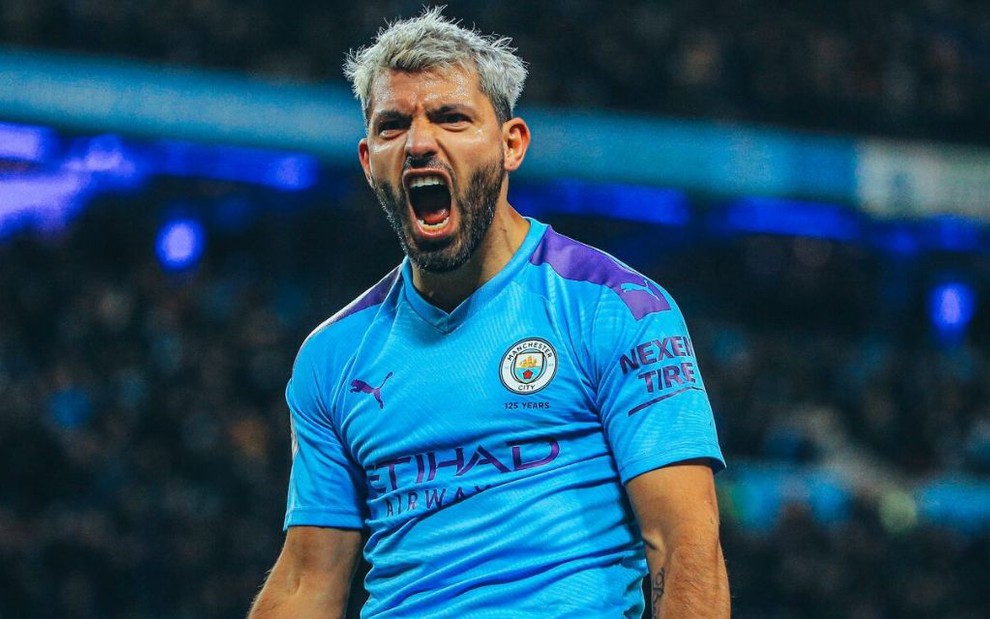 O argentino Sergio Aguero, do Manchester City, comemora gol marcado na Premier League