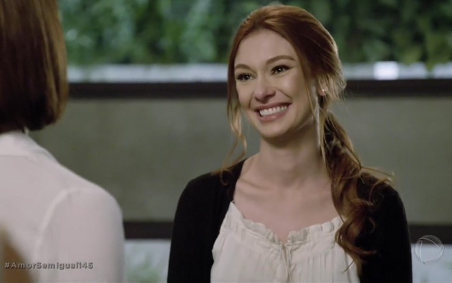 A atriz Day Mesquita caracterizada como Poderosa em cena de Amor Sem Igual