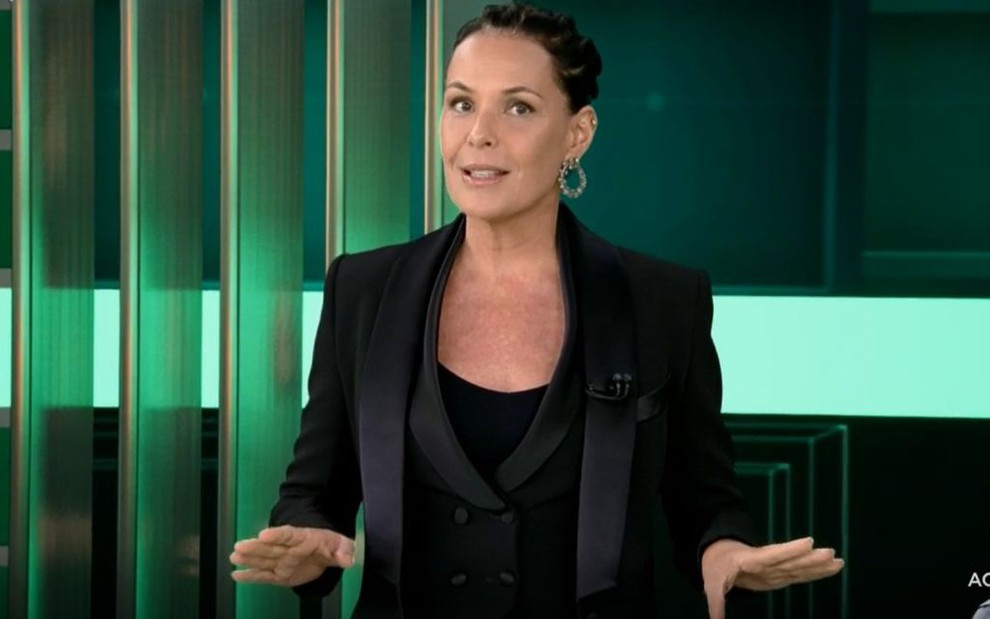 Com Carolina Ferraz Domingo Espetacular Estreia Novo Cenario E Sofre Mudancas Noticias Da Tv