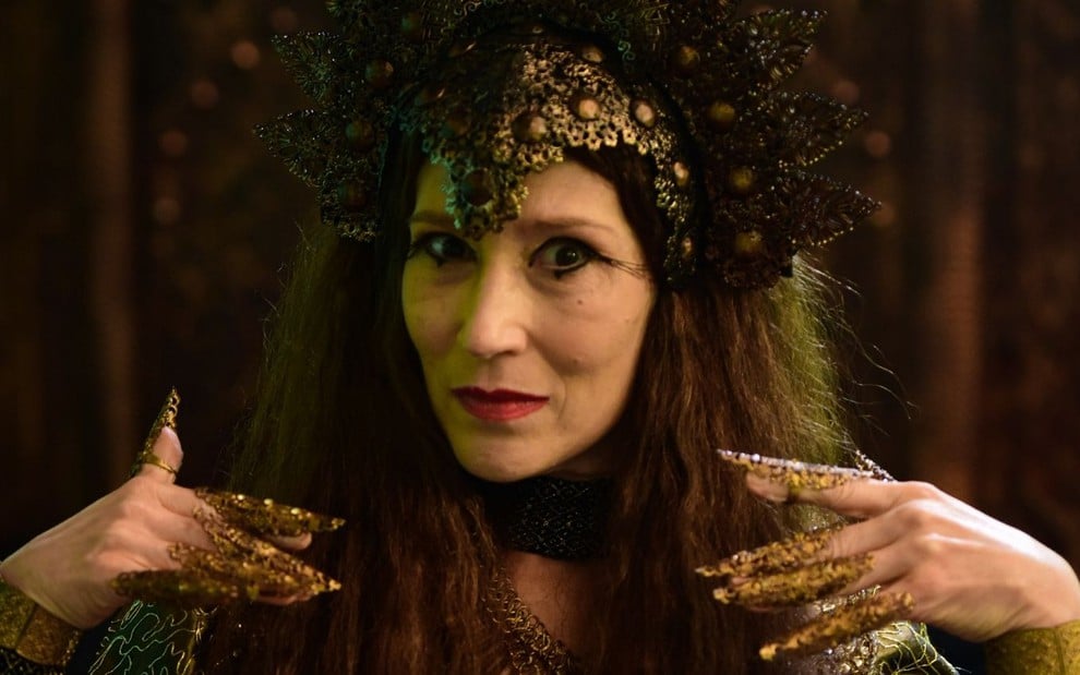 Beth Goulart em foto de divulgação de Gênesis, atriz está caracterizada como Jaluzi