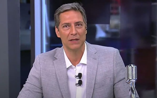 Luís Ernesto Lacombe no comando do Opinião no Ar, da RedeTV!