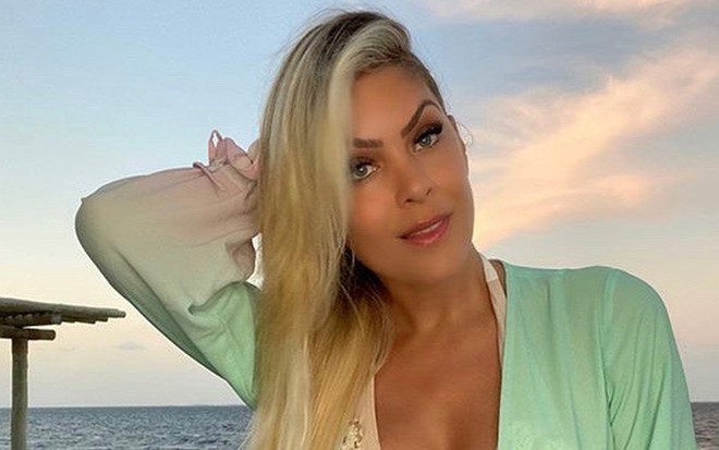 Renata Fan de biquíni