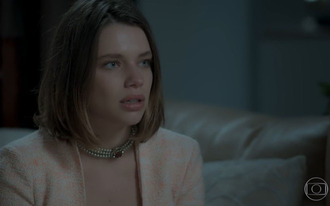 Cibele (Bruna Linzmeyer) em cena de A Força do Querer