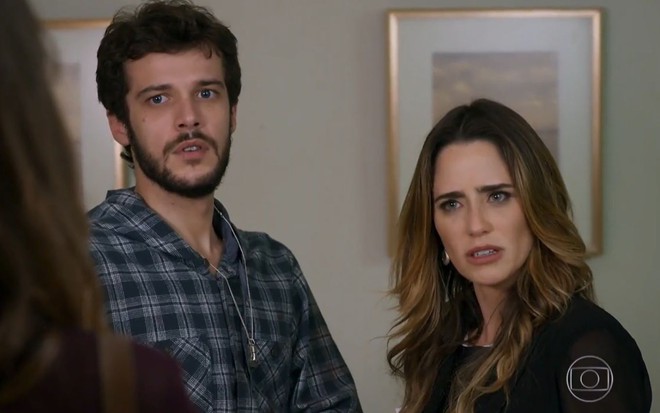 Giovanni (Jayme Matarazzo) e Bruna (Fernanda Vasconcellos) surpresos em cena de Haja Coração