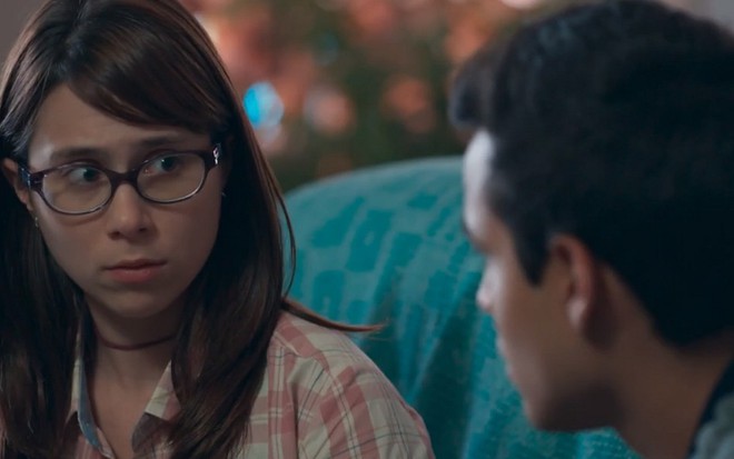 Benê (Daphne Bozaski) e Guto (Bruno Gadiol) em cena de Malhação