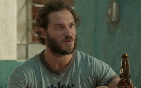 Dino (Paulo Rocha) em cena de Totalmente Demais