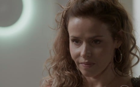 Gilda (Leona Cavalli) em cena de Totalmente Demais