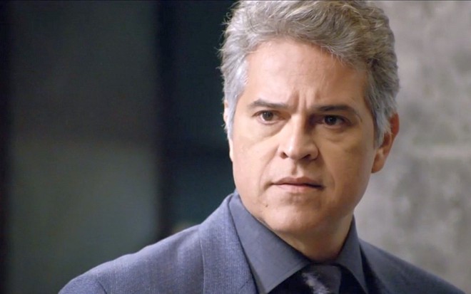 Ramiro (Juan Alba) em cena de Amor Sem Igual