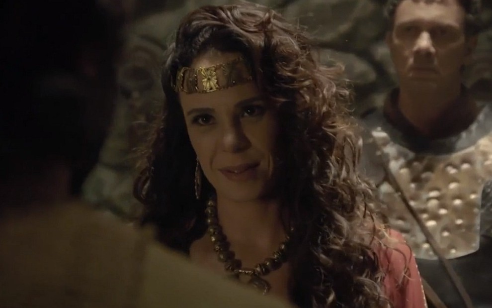 Herodíade (Vanessa Gerbelli) sorri cinicamente em cena de Jesus