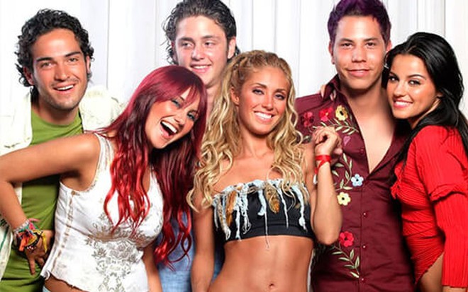 RBD com a formação original de Dulce María, Alfonso Herrera, Christian Chávez, Christopher von Uckermann e Maite Perroni