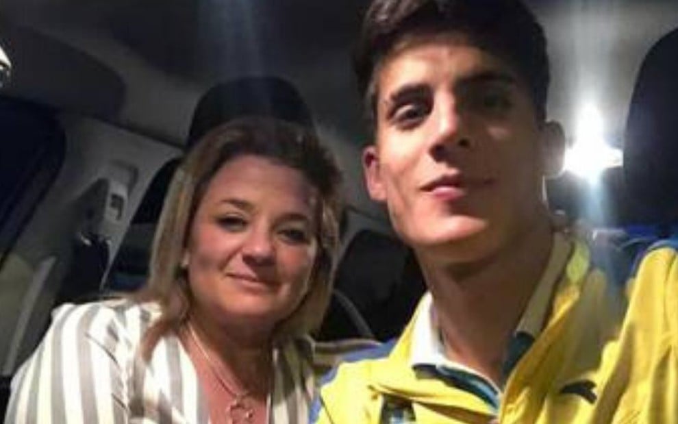 Foto da espanhola Rita Maria Cumplido com Tiago Ramos, atual namorado da mãe de Neymar