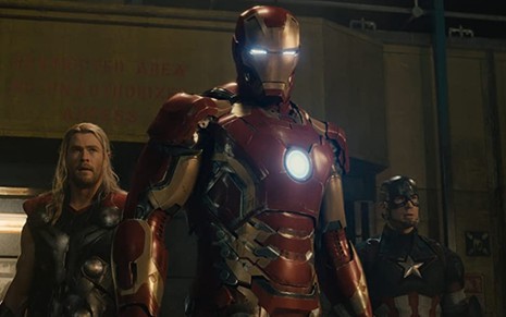 Da esquerda para direita: Chris Hemsworth (Thor), Robert Downey Jr. (Homem de Ferro) e Chris Evans (Capitão América)