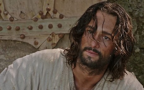Rodrigo Santoro caracterizado como Jesus Cristo em cena do filme Ben-Hur (2016)