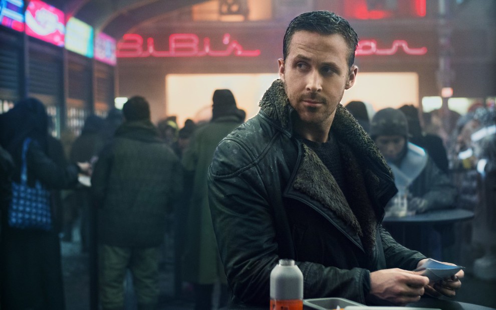 Ryan Gosling em cena de Blade Runner 2049