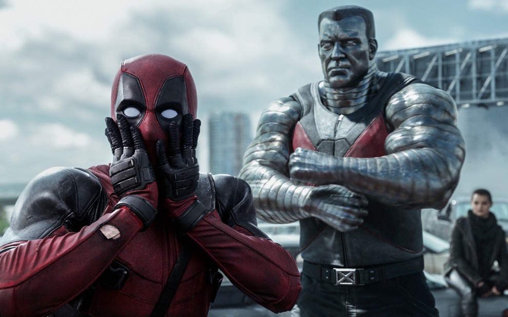 Ryan Reynolds vive o personagem Deadpool, e Stefan Kapicic interpreta o Colossus em cena de Deadpool