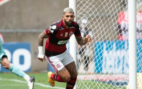 Imagem do atacante Gabriel Barbosa comemorando gol pelo Flamengo no Brasileirão
